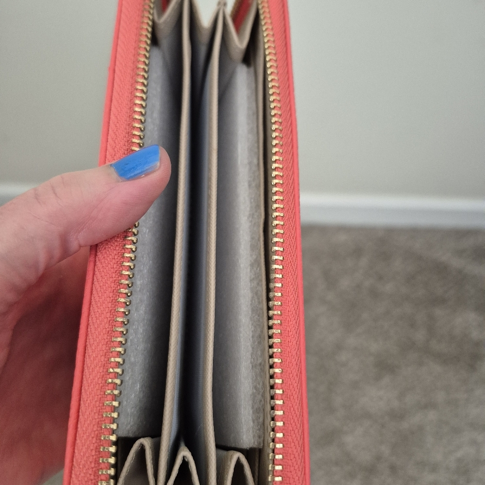 New Wallet - Picture 2 of 7